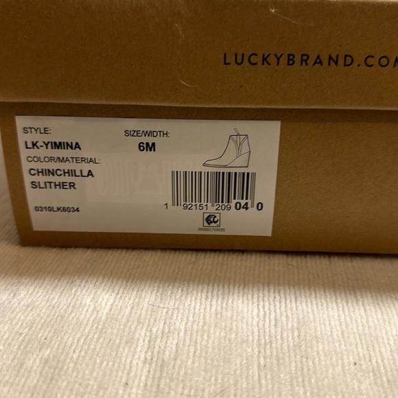 NWT snake print boots - Picture 5 of 7